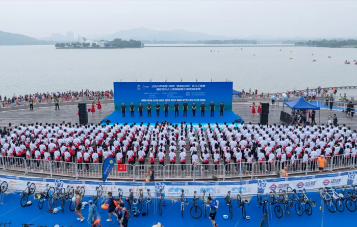 mk体育mksports官网-第40届巅峰记忆⑤消费及服务展区报道集锦丨新旧“破圈”，消费市场迎新算法